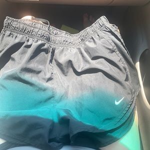 nike dri-fit women’s shorts, size large, black